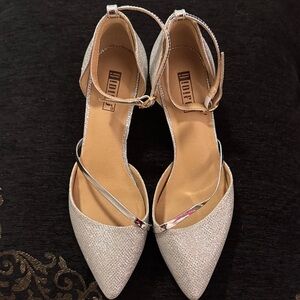 IDIFU Silver Pointed Toe Heels